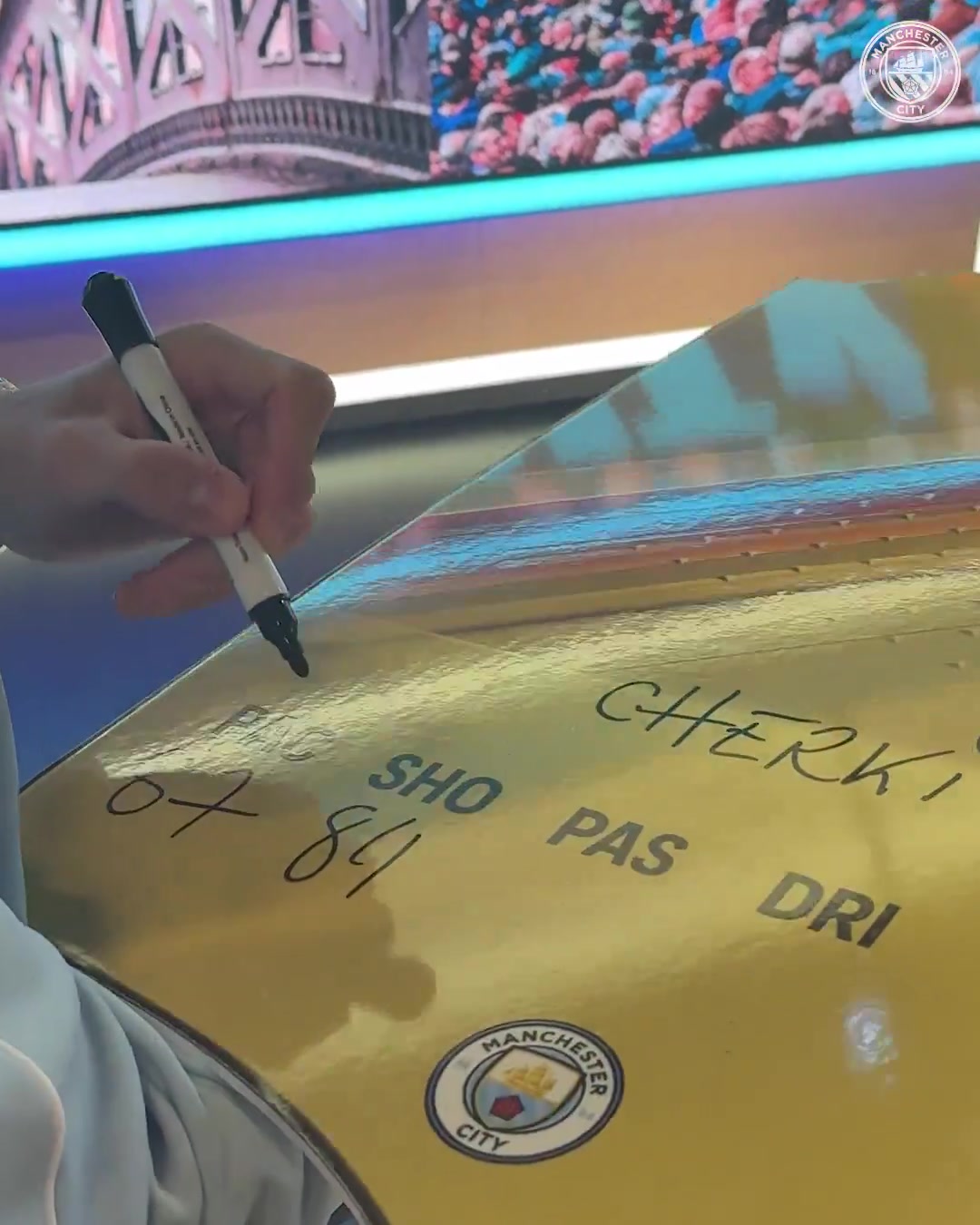 谢尔基预测自己FC26能力值:速度87、传球90、盘带91、总评86